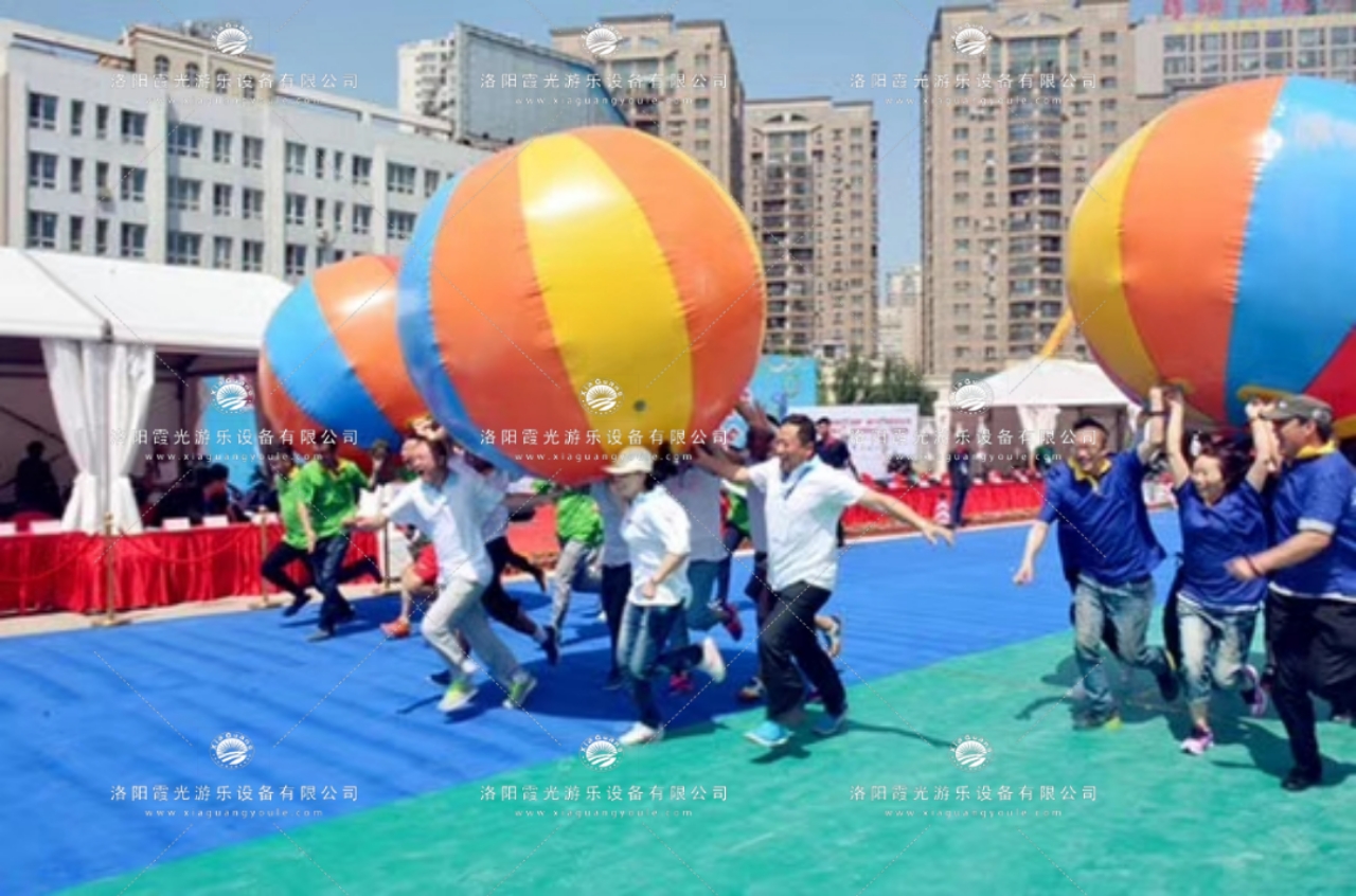 充气球碰撞运动